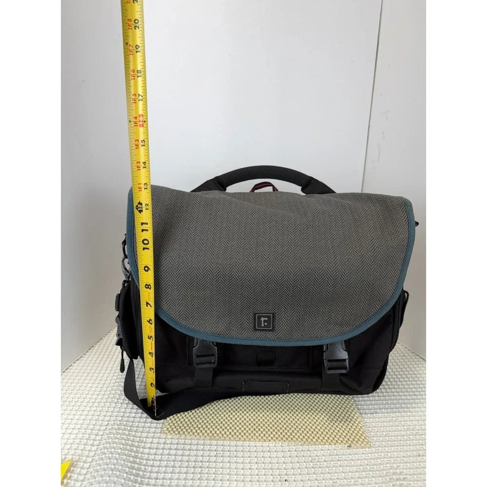 Rickshaw Bagworks Messenger Bag M‎ Black Grey Herringbone Laptop Commuter Bag